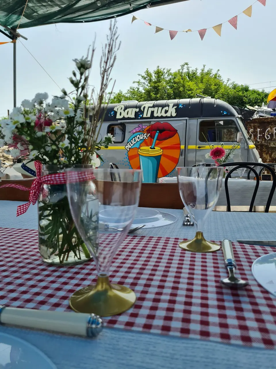 Bar truck Jetlagfood décoré pour une réception