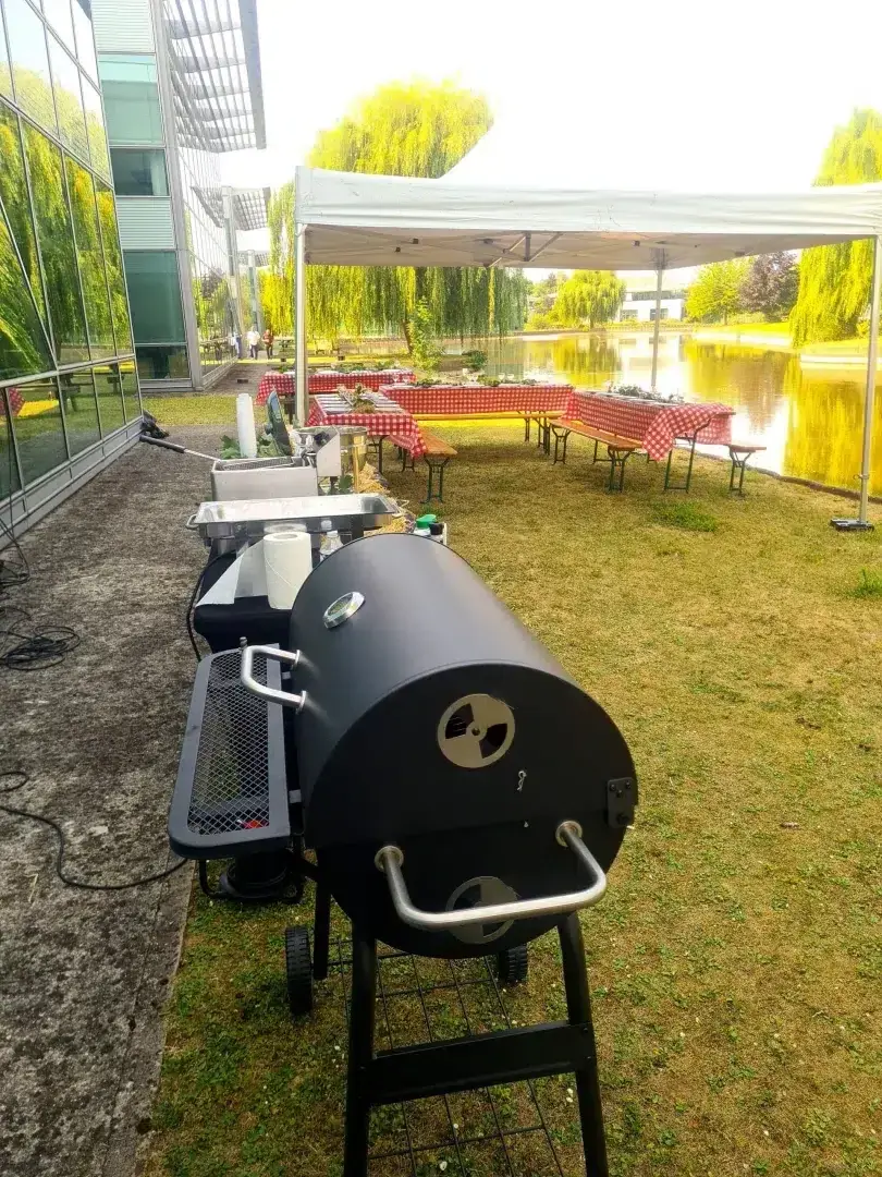 Animation barbecue Jetlagfood lors d'un événement en extérieur