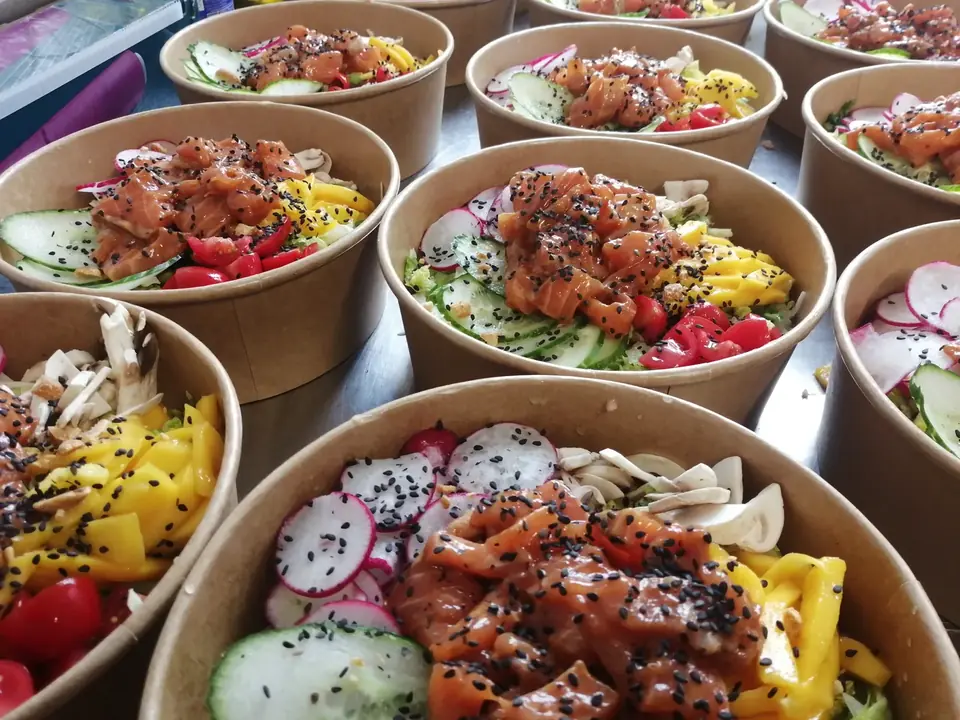 Bowls frais et colorés préparés par Jetlagfood